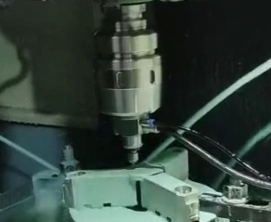 中西高频铣BM-320F.png