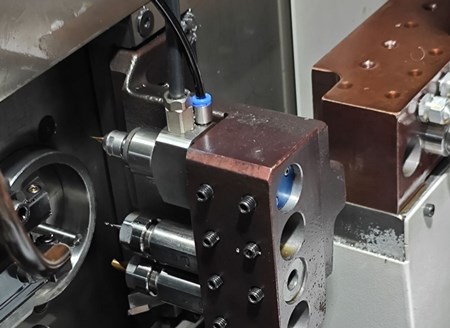 走心机加装<a href='//m.mamaeeeu.com/zouxinjigaopinx.htm' class='keys' title='点击查看关于高频铣的相关信息' target='_blank'>高频铣</a>.jpg