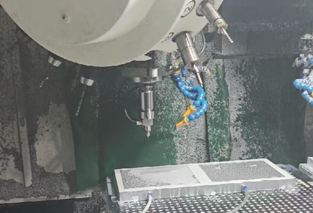 加工中心加装<a href='//m.mamaeeeu.com/zouxinjigaopinx.htm' class='keys' title='点击查看关于高频铣的相关信息' target='_blank'>高频铣</a>.png