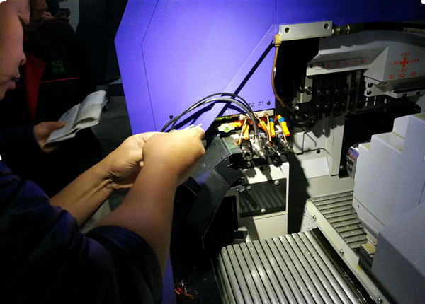 斯大走心机<a href='//m.mamaeeeu.com/zouxinjigaopinx.htm' class='keys' title='点击查看关于高频铣的相关信息' target='_blank'>高频铣</a>.jpg